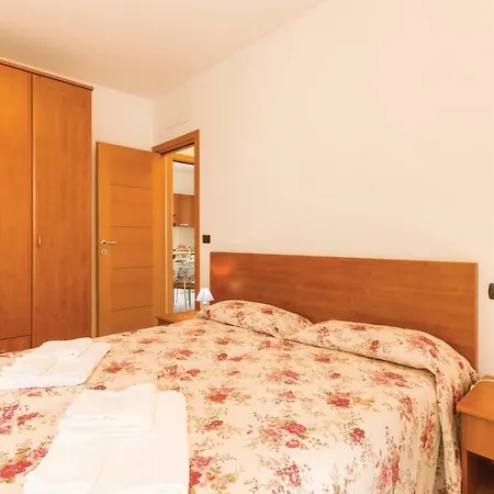 13/a Int.12 Apartment